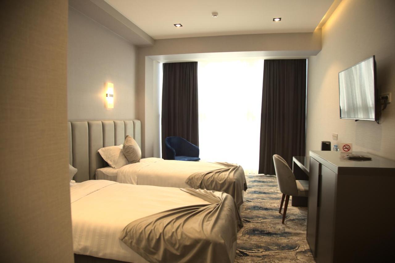 Unique Hotel Tasjkent Eksteriør billede