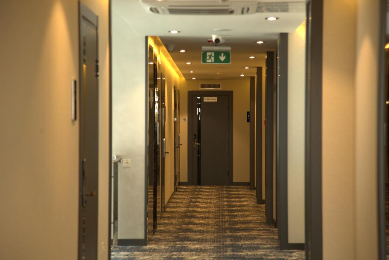 Unique Hotel Tasjkent Eksteriør billede