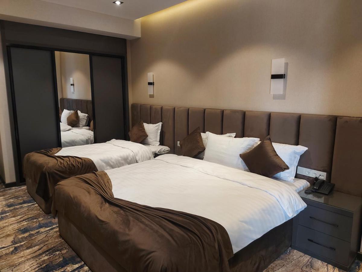 Unique Hotel Tasjkent Eksteriør billede