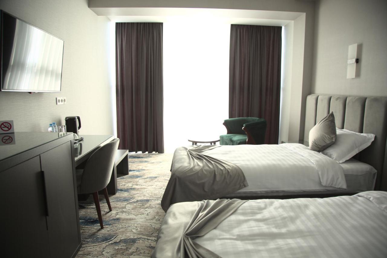 Unique Hotel Tasjkent Eksteriør billede