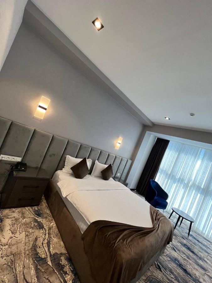 Unique Hotel Tasjkent Eksteriør billede