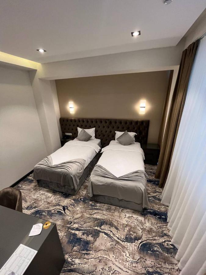 Unique Hotel Tasjkent Eksteriør billede
