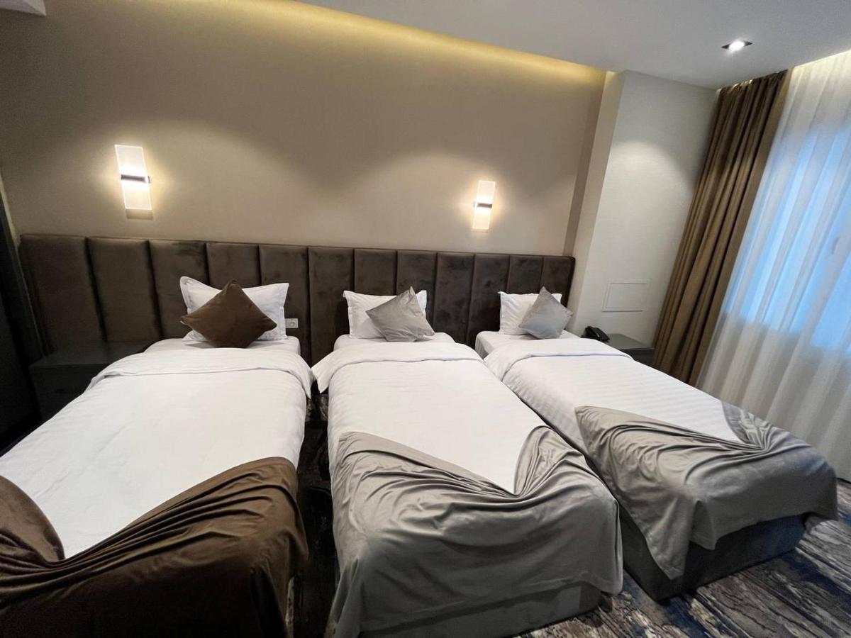 Unique Hotel Tasjkent Eksteriør billede